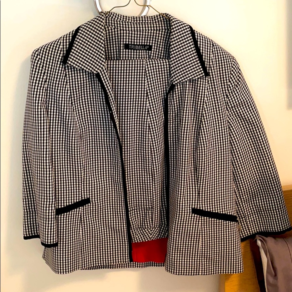 Women’s plain pant suit